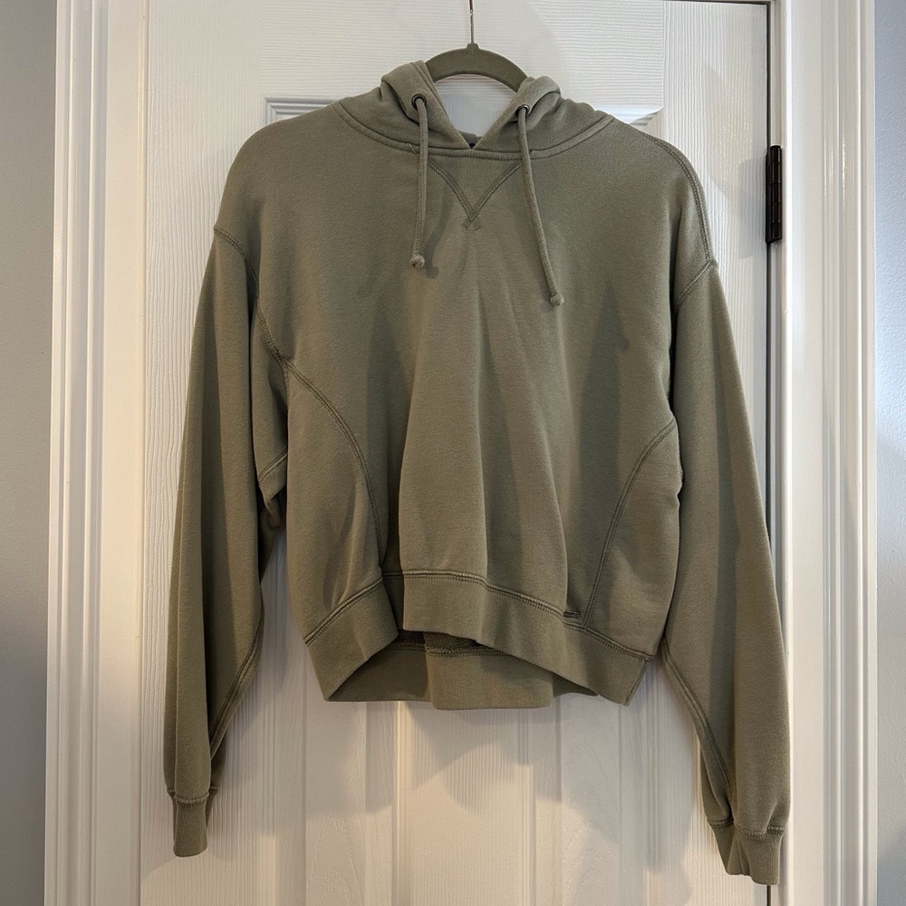 Abercrombie & Fitch Cropped Hoodie